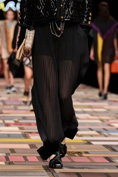 Look 95